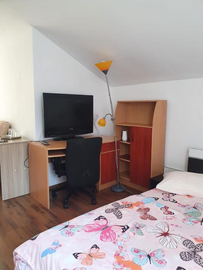 Casa Ana Apartment คลูจ-นาโปกา ภายนอก รูปภาพ